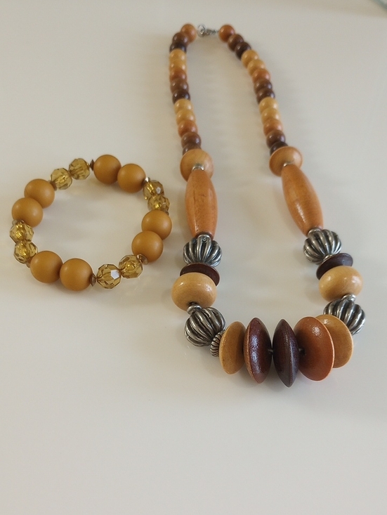 Jewelry - Vintage Beaded Necklace & Bracelet